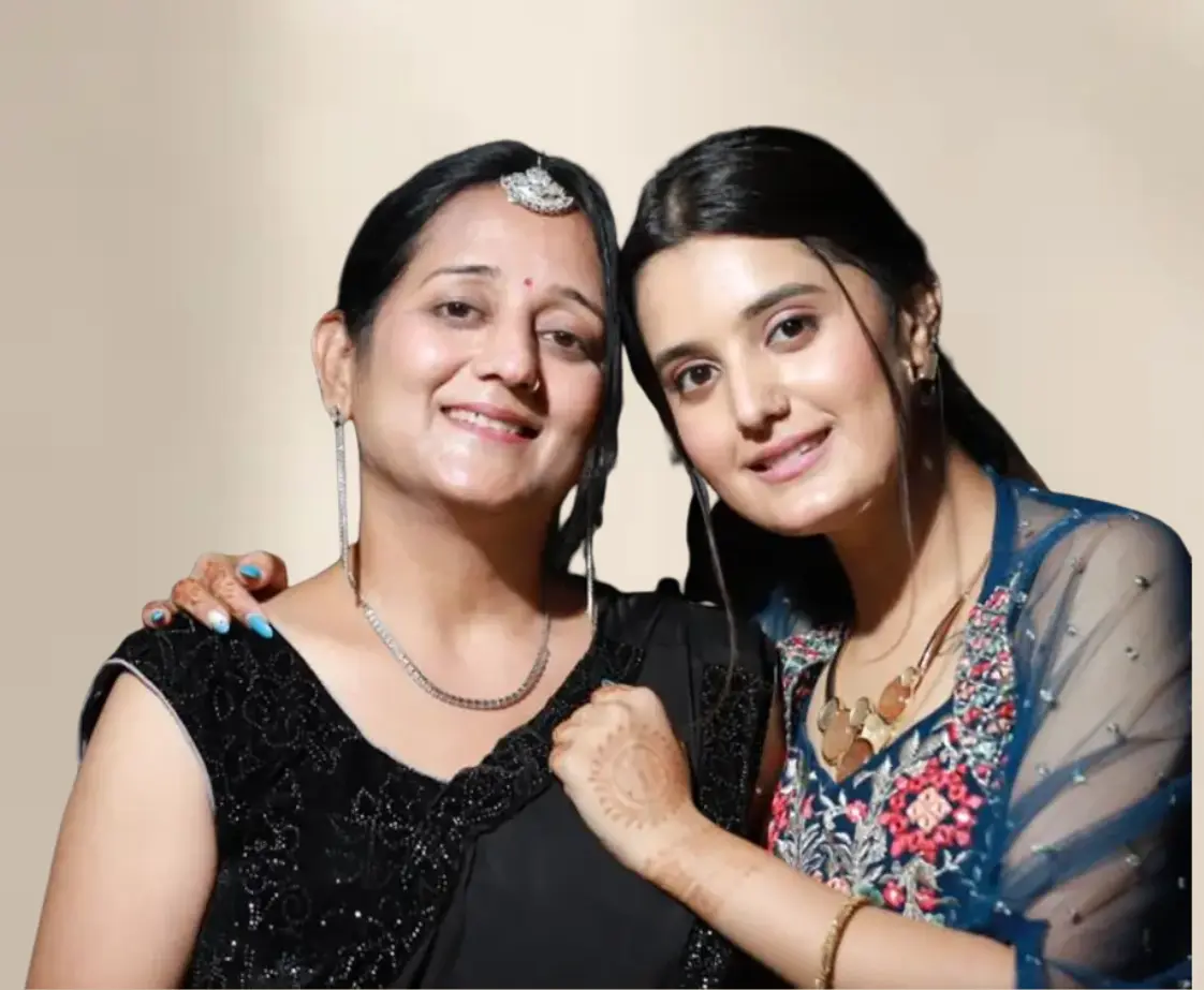 Ayushi Khurana Mother